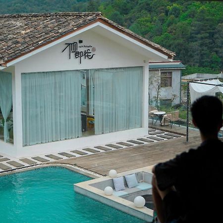 No Flowers Boutique Hostel 昆明 エクステリア 写真
