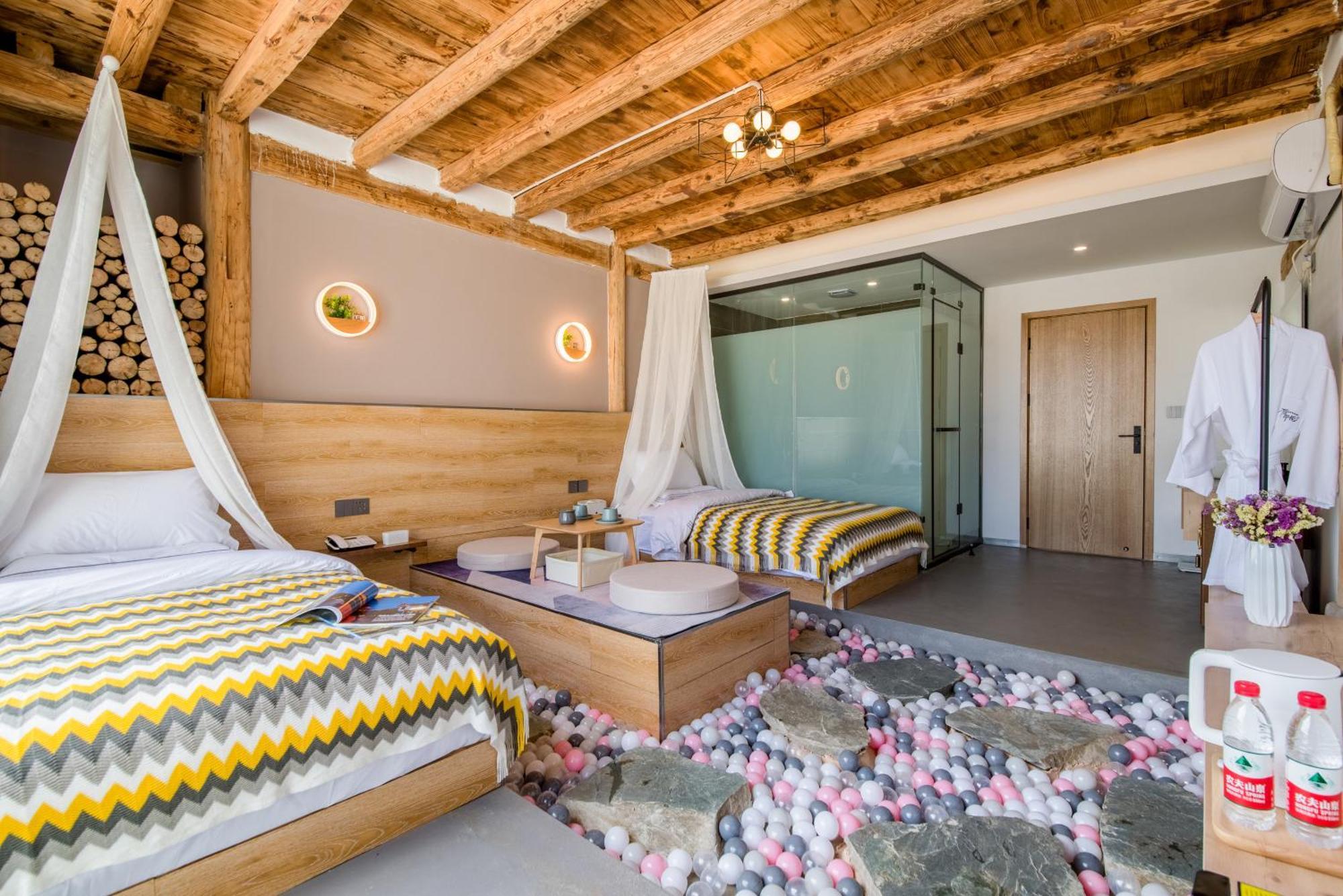 No Flowers Boutique Hostel 昆明 エクステリア 写真
